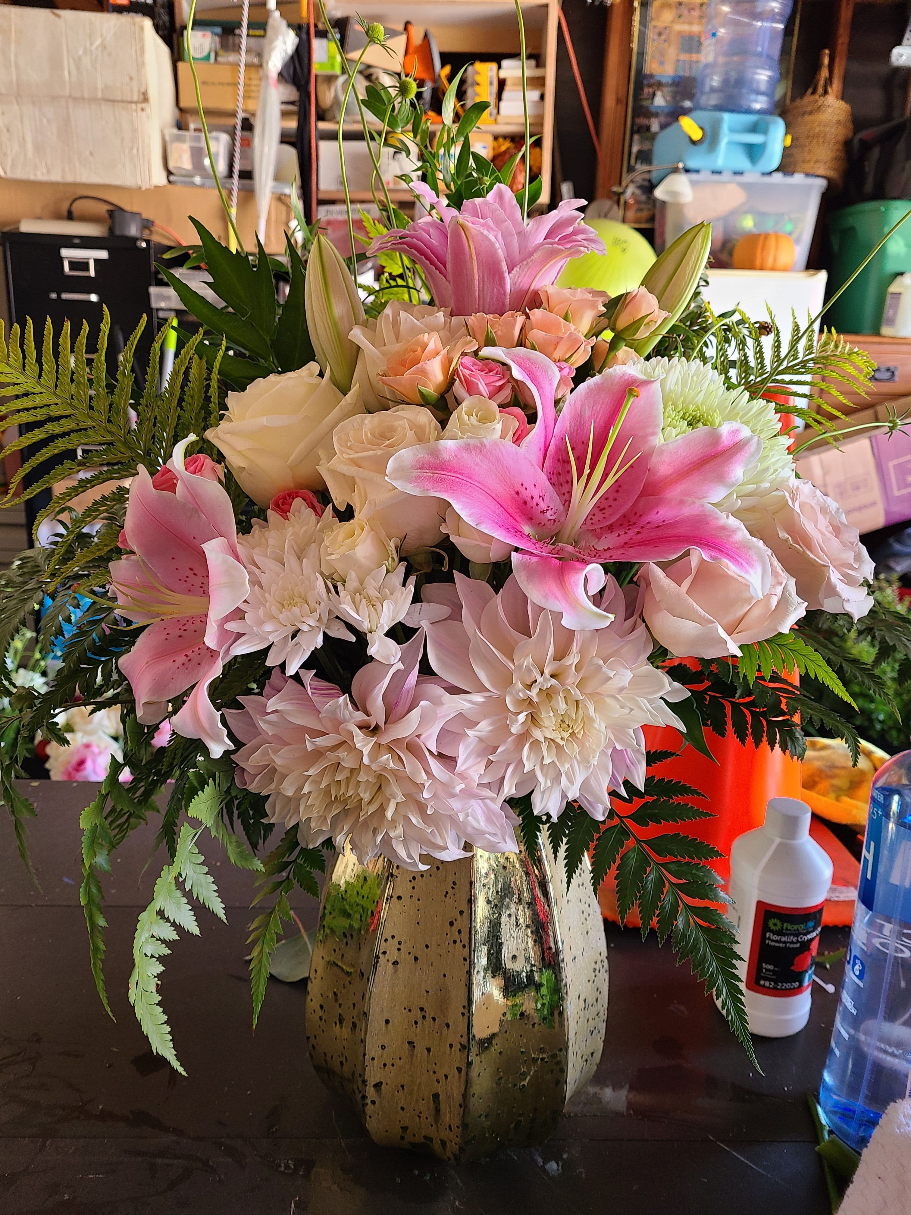 Encinitas flower arrangement 9056A640 9A67 4E97 BF59 C5F7824F7808