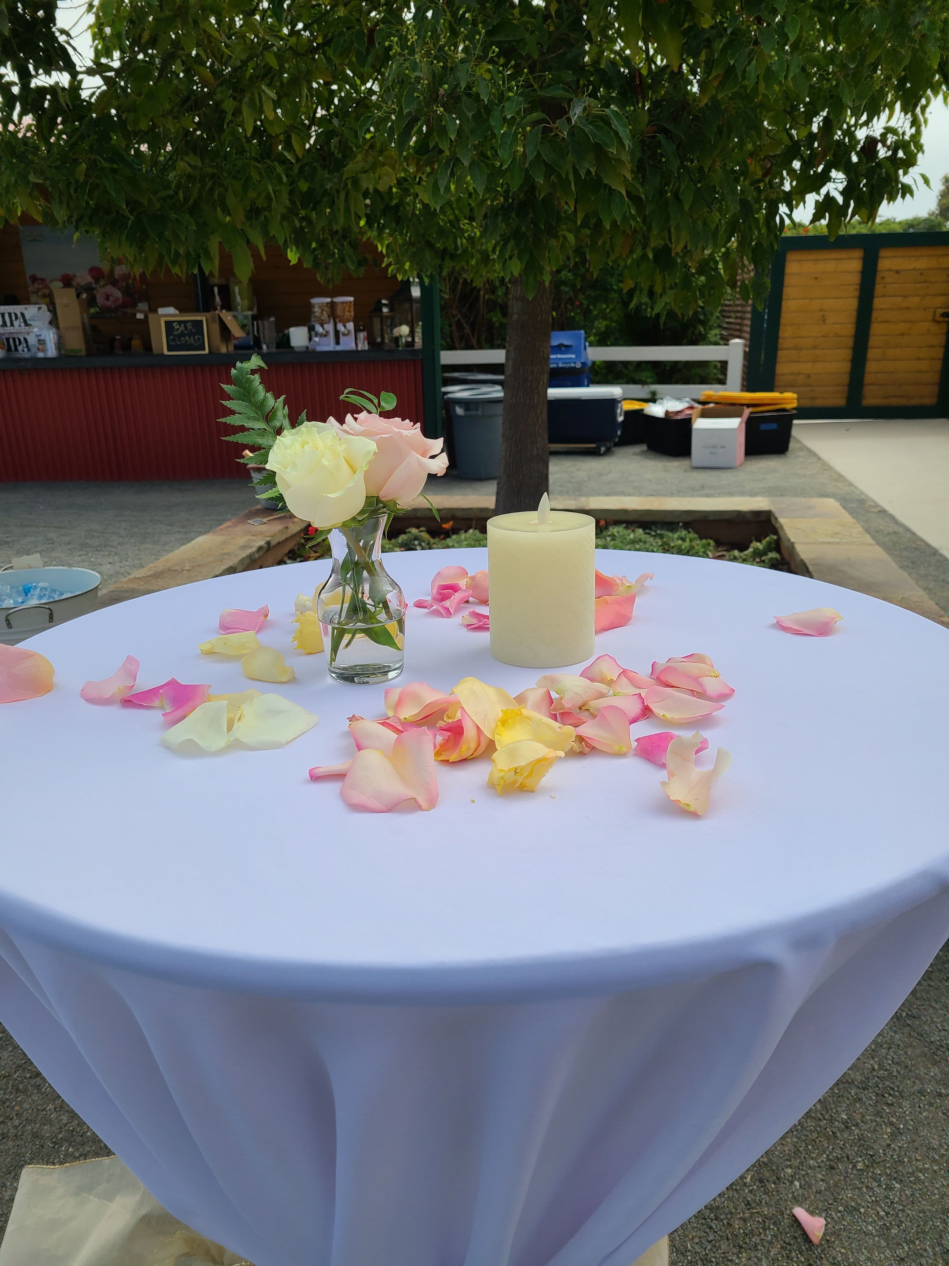 Encinitas flower arrangement E71B2DD1 06BB 4D39 94D7 7C03356D6BCD